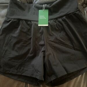 HALARA shorts. Size L. NWT. Black.